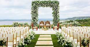 Based on your budget, you can determine what floral arrangements are most important to your vision for your wedding day. The Average Cost Of Wedding Flowers In 2020