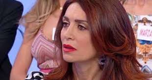 Uomini e Donne, De Filippi gela Barbara: "Puoi dire che è vivo a uno di 70  anni?"