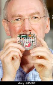 Le professeur Alan Winfield est à la tête d'une équipe d'étudier comment la  culture, conditional random fields) émerge au sein d'un groupe de robots à  UWE Bristol UK Photo Stock