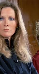 Leslie Stewart's Instagram, Twitter & Facebook