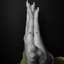 When it comes to the best tattoo designs, the possibilities are truly endless. Tiny Tattoos 20 Real Life Ideas For Your Next Inking