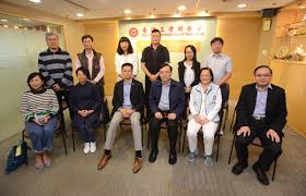 香港工會聯合會（簡稱工聯會；英語： hong kong federation of trade unions ，縮寫為 hkftu ）目前香港最大的工會聯合組織，成立於1948年（該時稱「港九工會聯合會」），1986年改為現名。 其旗下191個屬會合共有436657名僱員會員，同時在香港立法會和香港區議會、全國人大、全國政協佔有席位。 æ–°ä»»å·¥è¯æœƒé•·æ„Ÿè¨€ç§‰æ‰¿æ„›åœ‹å„ªè‰¯å‚³çµ±å³ç§‹åŒ— é–‹å•Ÿå·¥ é¦™æ¸¯å•†å ±