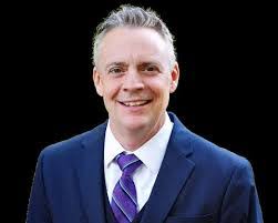 Robert Cavallaro's Instagram, Twitter & Facebook