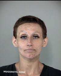 Nicole Arbuckle's Instagram, Twitter & Facebook