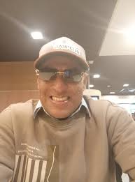 Hola buen día, soy tatuador colombiano y me encuentro trabajando en  kracovia ❤️ cualquier información me pueden escribir al dm de Instagram y  feliz semana santa