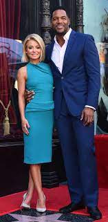 She's best know for the shows 'live! Kelly Ripa Height How Tall
