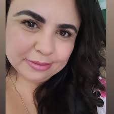 Bruno Mars and Rosé at the MAMA Awards with Trophies and pizza! 🤍🖤