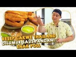 Cara membuat martabak telur kulit lumpia. Resep Cakwe Thailand Dilumur Saus Pandan Enak Poll Youtube Resep Makanan Makanan Resep