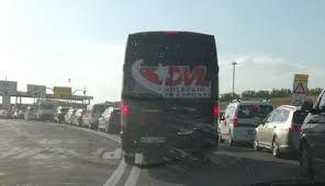 Stavolta i rapinatori sono riusciti a portar circa 100mila euro. Assalto A Portavalori All Altezza Di Cerignola Chiuso Un Tratto Dell A14 Chiodi Sull Asfalto Paralizzano Traffico L Immediato