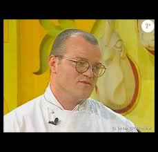 Découvrez le trophée philippe etchebest qui met en compétition 6 chefs cuisiniers en activité au philippe etchebest, meilleur ouvrier de france et chef doublement étoilé, président du concours. Philippe Etchebest La Transformation Il Y A 20 Ans C Etait Un Autre Homme Purepeople