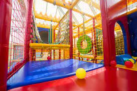 L'accès est gratuit et en illimité une grande aire de jeux pour le plus grand bonheur des enfants ! Ouvrir Un Parc De Jeux Couvert Quelles Options En Franchise