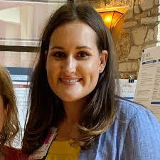 Kami Stone's Instagram, Twitter & Facebook