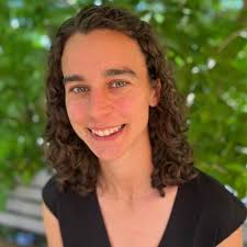 Edie Taylor's Instagram, Twitter & Facebook