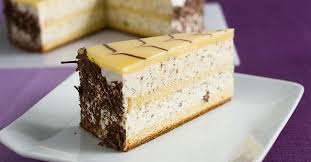 Beste Eierlikortorte Mit Verpoorten Weltmeister Der Konditoren Manfred Bacher Kuchenrezepte Mit Eierlikor Rezept Kuchen Und Torten Kuchen Rezepte Kuchen Und Torten Rezepte