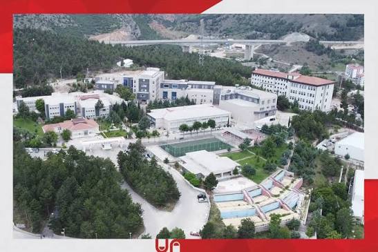 Amasya Üniversitesi Yeşilırmak Yerleşkesi, Yükseköğretim Kurulu (YÖK)  tarafından belirlenen 45 kriteri başarıyla yerine getirerek “Spor Dostu  Kampüs” ödülü almaya hak kazandı. Yeşilırmak Yerleşkesi, sağlıklı yaşam,  spor kültürü ve kapsayıcı yeni ...
