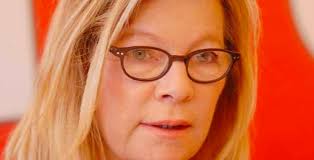 Attention, usurpation d'identité La Ville de Nouméa tient à signaler à ses  administrés une recrudescence de tentatives d'escroquerie par des individus  usurpant l'identité du maire Sonia Lagarde, ou se faisant passer