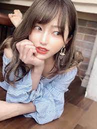 2019夏にオススメ 大人の無造作カール イルミナカラー 女の子 女性 美しい女の子