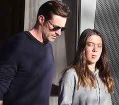 Hugh jackman's daughter, ava, wore her first week of school's best with a hot pink backpack, an aqua one piece and some new body art. Hugh Jackman With Daughter Ava Eliot Jackman Celebrities Infoseemedia