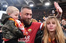 Click show more to find more information about the video.video editor tomsoprogram adobe premiere profacebook. Kangen Anak Jadi Alasan Daniele De Rossi Pensiun Vivagoal Com