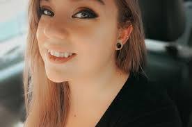 Sarah Beal's Instagram, Twitter & Facebook