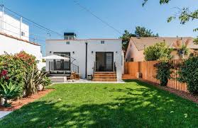 Bag pipe player at 6:15pm in the summer! Spanish Style La Home With Backyard Fire Pit Los Angeles Etats Unis Homeexchange