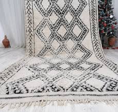 Black And White Moroccan Rug Large Moroccan Rug Handmade Beni Ourain Carpet Berber White And Black Wool Rug White Handwoven Rug Tapis Marocain In 2020 Moroccan Rug Crochet Wall Hangings Handwoven Rugs