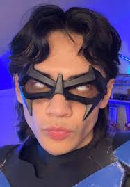 Nightwing Cosplay: Mew-Wing vs Night-Mog