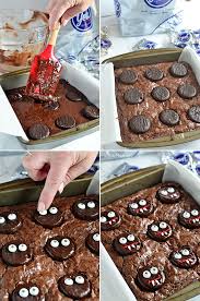 These outdoor / indoor halloween decorating ideas are to die for! Mint Vampire Brownies For Halloween Eighteen25