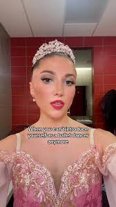 Colleen Everett's Instagram, Twitter & Facebook