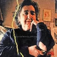 La gelosia La gelosia si alza presto e canta di notte come un gallo un po'  matto. Un gallo che combatte furioso sul margine della fattoria degli  specchi, dove io guardo il