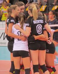 April 2021 gegen norwegen in wiesbaden. File Deutsche Volleyball Nationalmannschaft Der Frauen Teamgeist Jpg Wikimedia Commons