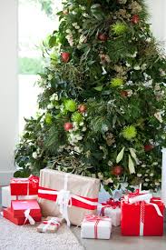 Christmas Tree Decorated With Native Australian Plants Flowers Floral Christmas Tree Christmas Decorations Australian Australian Christmas Tree