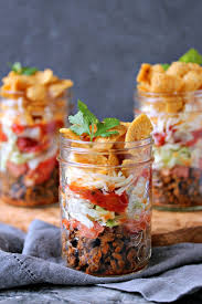 Nacho Salat In Hubschen Einweckglaschen Angerichtet Taco Salat Lebensmittel Essen Nacho Salat Rezept