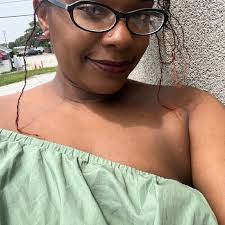 Lee Qualls (@prettygirllocdbylee) • Instagram photos and videos