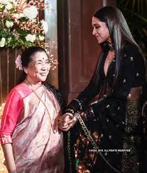When Deepika Padukone And Ranveer Singh Met The Legendary Asha Bhosle It Was A Sight To Behold Hungryboo Beautiful Bollywood Actress Bollywood Fashion Deepika Padukone