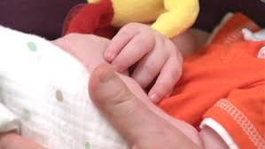 Bebes Recien Nacidos De Madres Infectadas Con Coronavirus Seran Sometidos A Pruebas Segun Nueva Directriz De Los Cdc Cnn Video