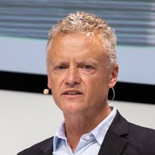 TAKUSS 🇬🇱 🙋‍♂️ ✨ Seks uger går lynhurtigt i skønne omgivelser med skønne  mennesker 🌍❤️. I denne omgang et særligt tak til GrønlandsBANKENs Martin  Kviesgaard, Ellen Lerch Høj, Carsten Th…