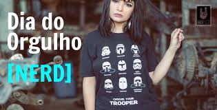 Ano passado fiz um post/vitrine com objetos de desejo de qualquer mãe nerd! Dia Do Orgulho Nerd Conheca Nossas Camisetas Geeks Moda Rockfella Blog
