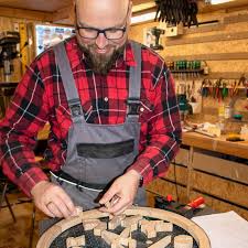 Heute Vormittag Habe Ich Woodensignsde Besucht Um Ein Interview Fur Den Baunatal Blog Mit Dem Firmengrunder Maik Kampfer Zu Machen