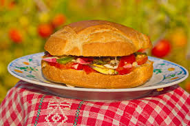 C Est L Ete Preparons Un Vrai Pan Bagnat De Nice Blog2nice
