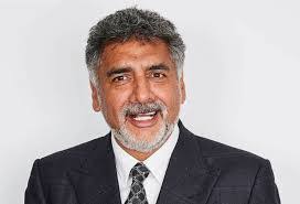 Den James's Instagram, Twitter & Facebook