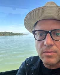 Go see Ian Leith filling in for Barfly Friends