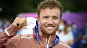 Tokyo — la chinoise yang qian a remporté la première médaille d'or des jeux olympiques de tokyo, samedi, au tir à la carabine à air comprimé, 10 m. 9ekgypnthqzr M