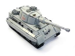 Set includes 500 pcs and 2 figures of museum workers equipped with special repairing tools and dressed in uniforms with museum logo. Custom Wwii Pzkpfw Vi Tiger Ii King Tiger With 1 Soldier Markenwelt Voegele