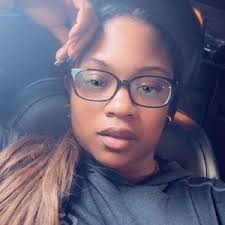 Ohndeis Mitchell (@smurfetteonly)