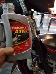 Baru kalau umumnya motor pakai gigi, sangat beda. Pakai Pelumas Ini Buat Oli Sokbreker Depan Motor Bantingan Jadi Lebih Empuk Saat Libas Jalan Rusak Motorplus