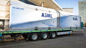 In einer vakuumkammer schießt ein tröpfchengenerator 50.000. 130 Mio Euro Stuckpreis Asml Plant Auslieferung Von 35 Euv Systemen In 2020 Computerbase