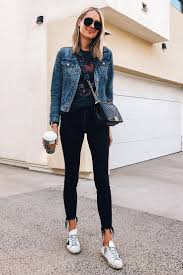 Casual Outfits: The Coat Or Jacket To Wear With Jeans In Line With Fall  Fashion Trends | Glamour