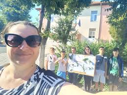 Много обичам моите второкласници и винаги се вълнувам, и съпреживявам  техните малки и големи постижения. Днес фокусът е върху две от тези  прекрасни деца, на които имам щастието да съм учител -