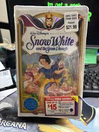 白雪公主 成人 世界 – 探索 未知 激情